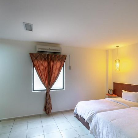 Newbridge Hotel Malacca Extérieur photo
