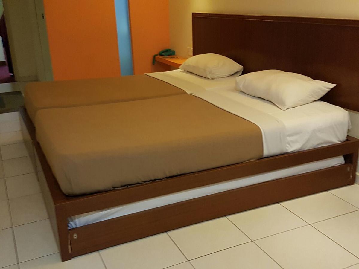 Newbridge Hotel Malacca Extérieur photo