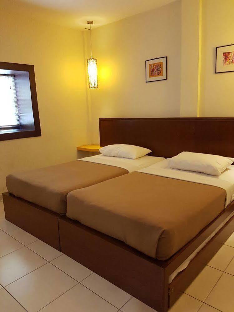 Newbridge Hotel Malacca Extérieur photo